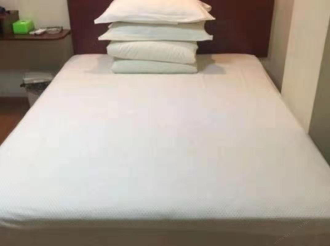 标准大床房