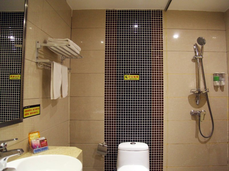 hotelPic