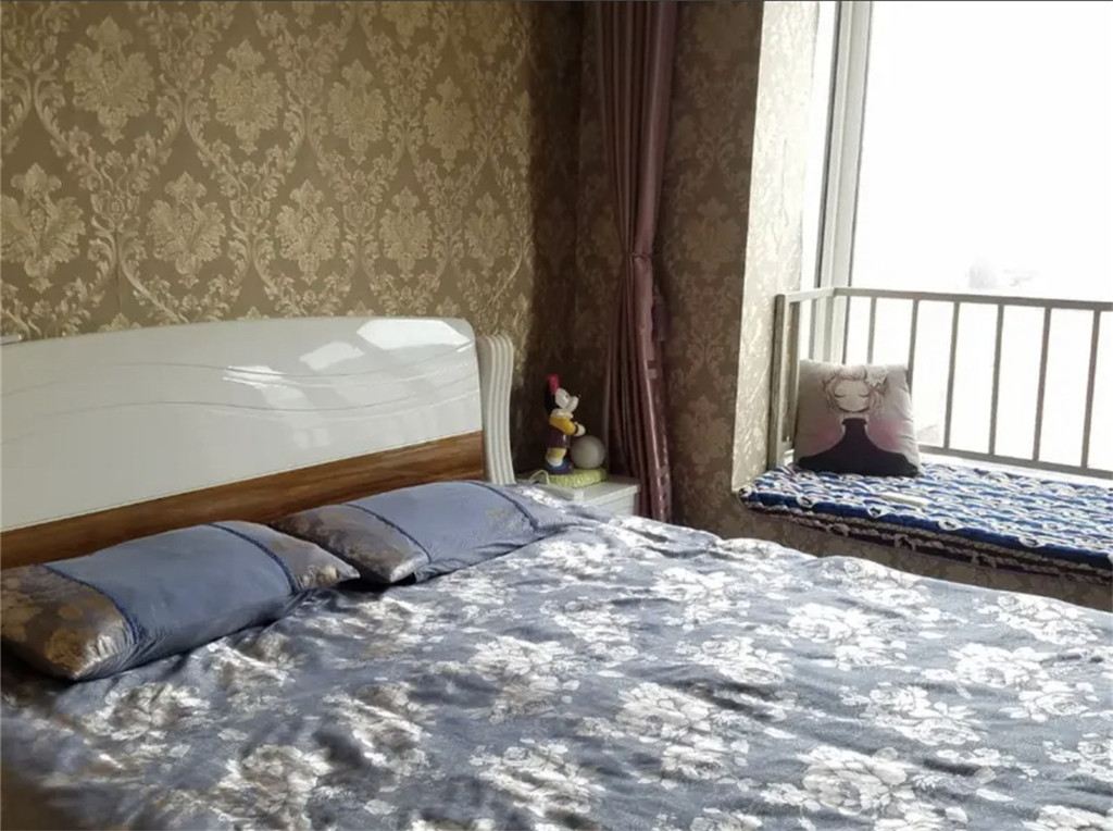 浪漫满屋精品套房