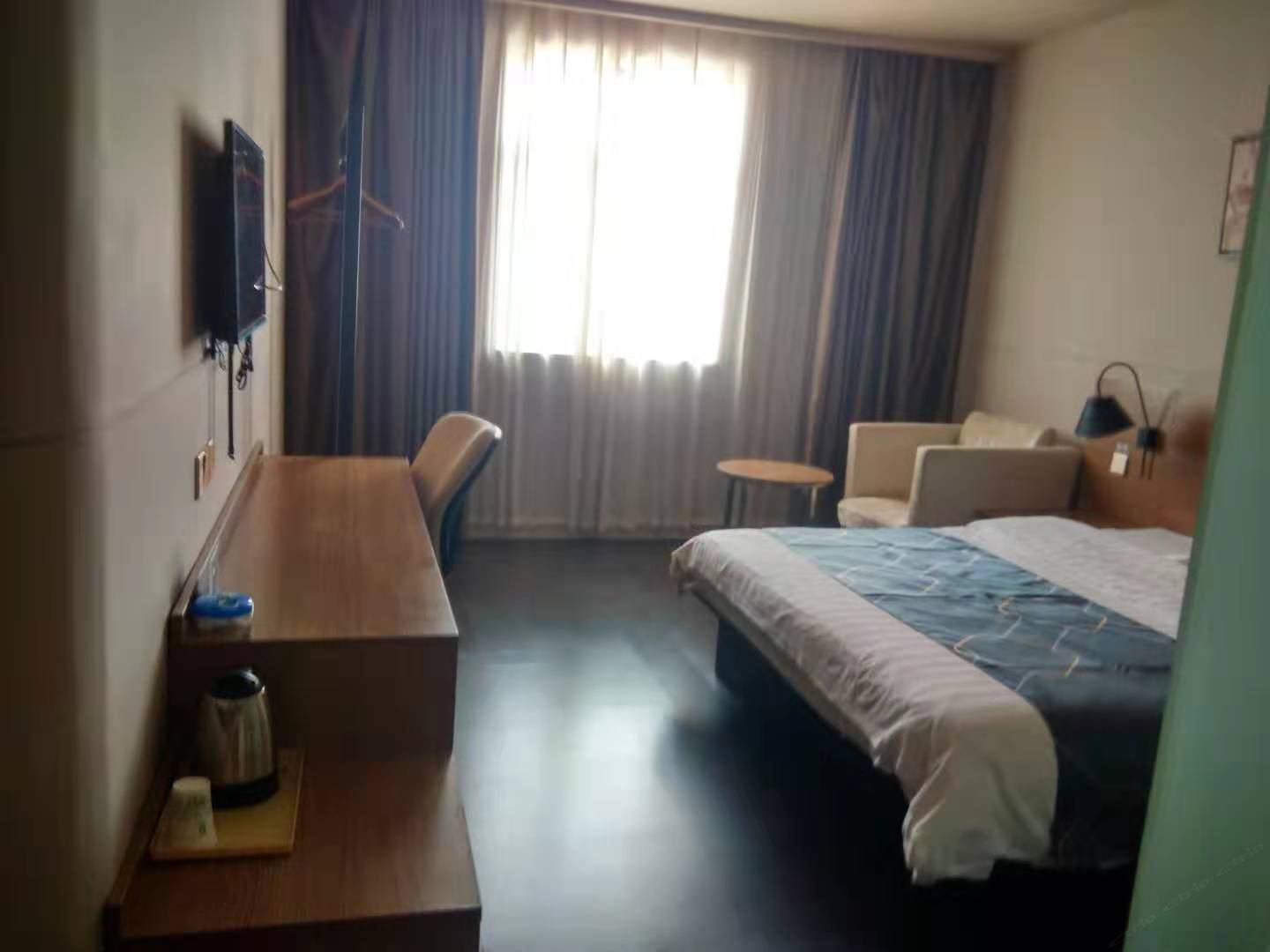 高级大床房