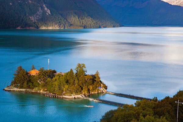中秋节西藏哪里好玩,游客人多吗?