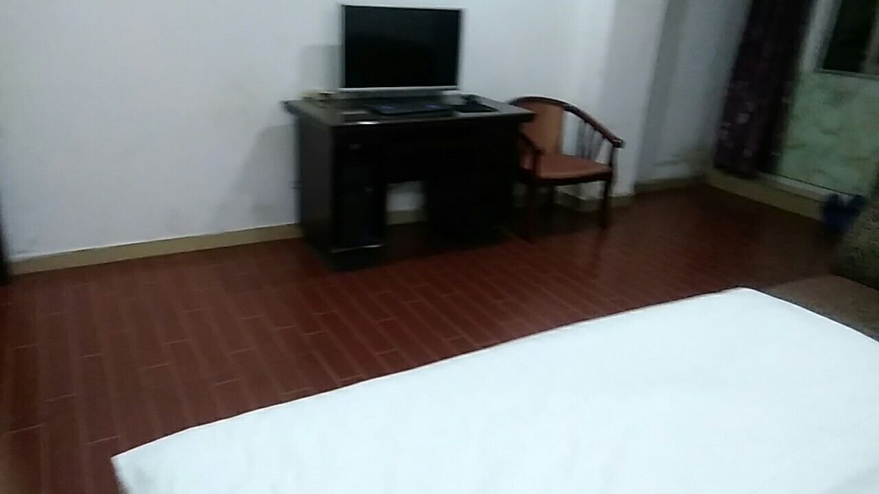 电脑大床房