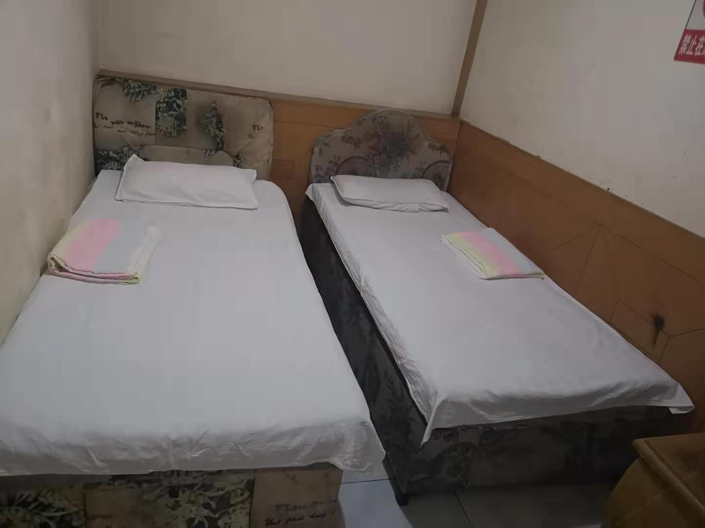 普通双床房(公共卫浴)
