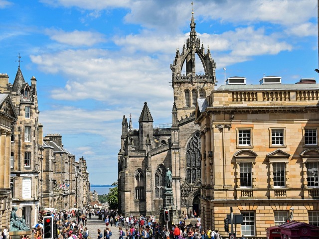 http:\/\/www.tuniu.com\/tour\/210566728