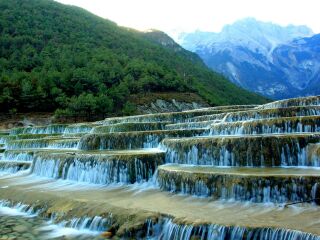 云南香格里拉旅行跟團(tuán)_去云南香格里拉游要多少錢