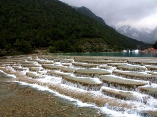 云南香格里拉旅行跟團(tuán)_去云南香格里拉游要多少錢