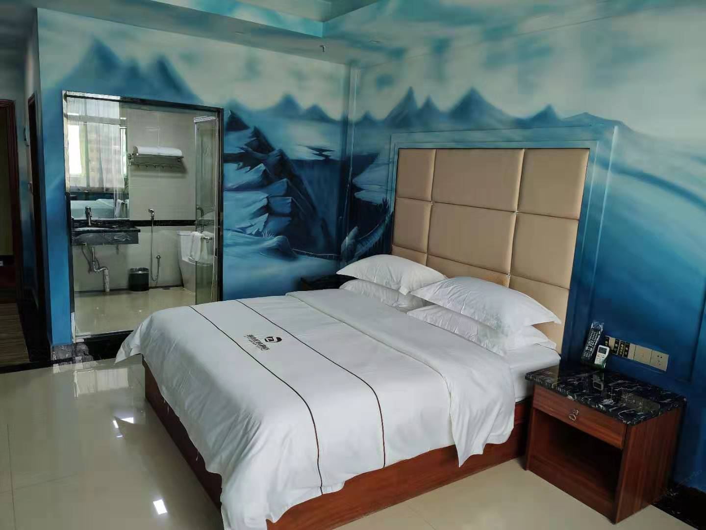 豪华大床房