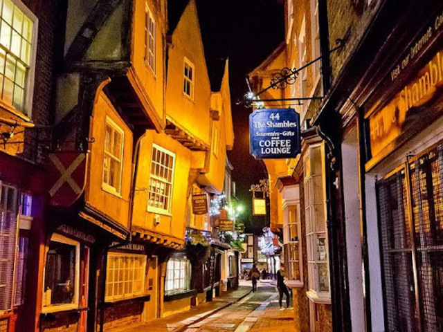 <英国足球观赛+英超+欧冠 机票+当地9晚1