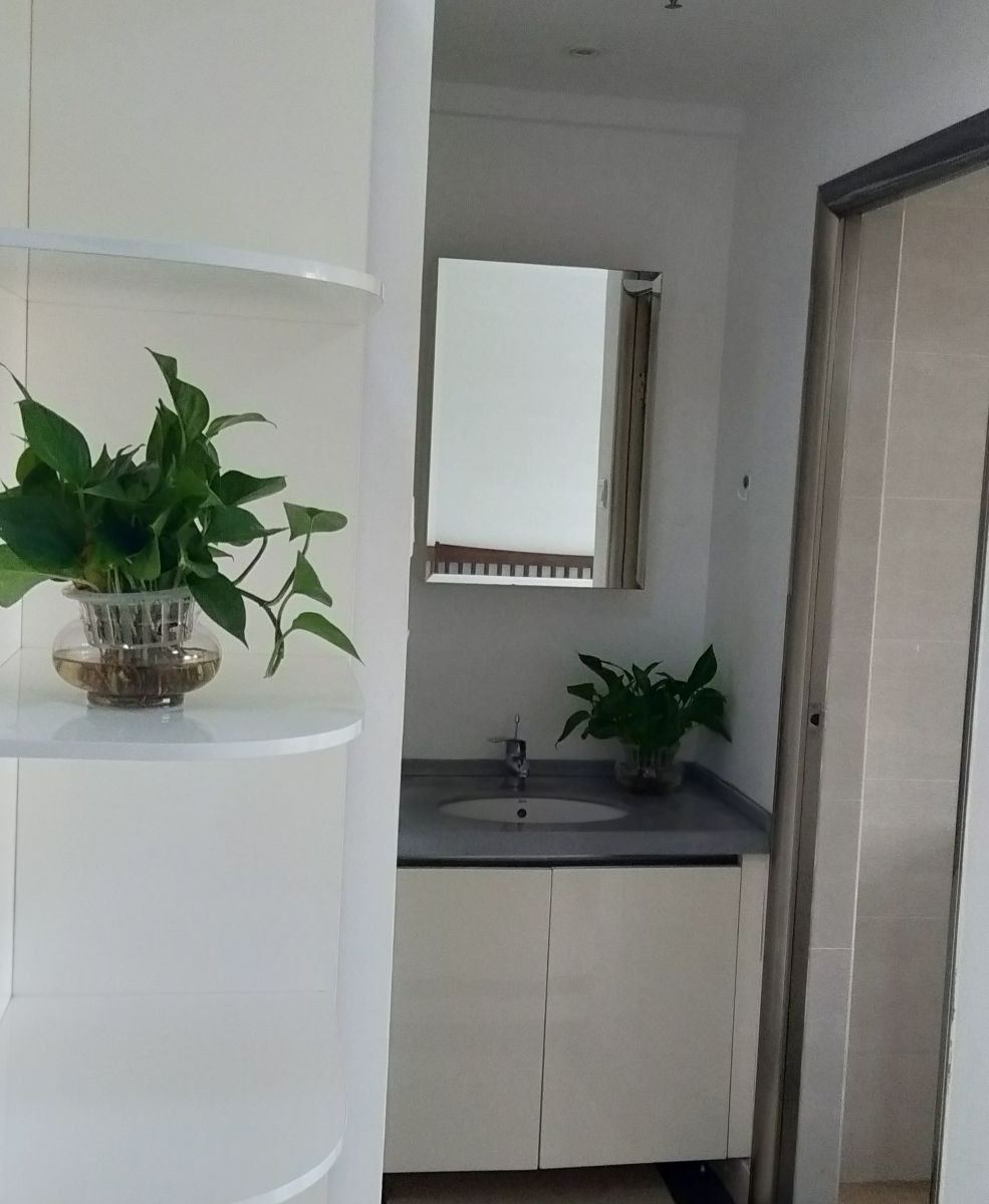 欧雅舒适大床房
