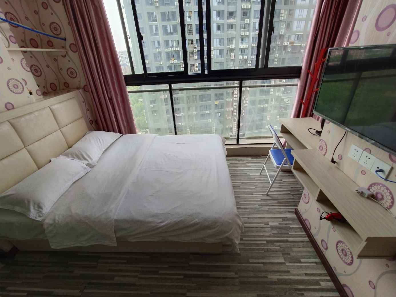 豪华大床房