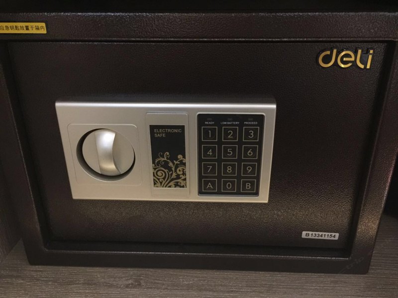 hotelPic