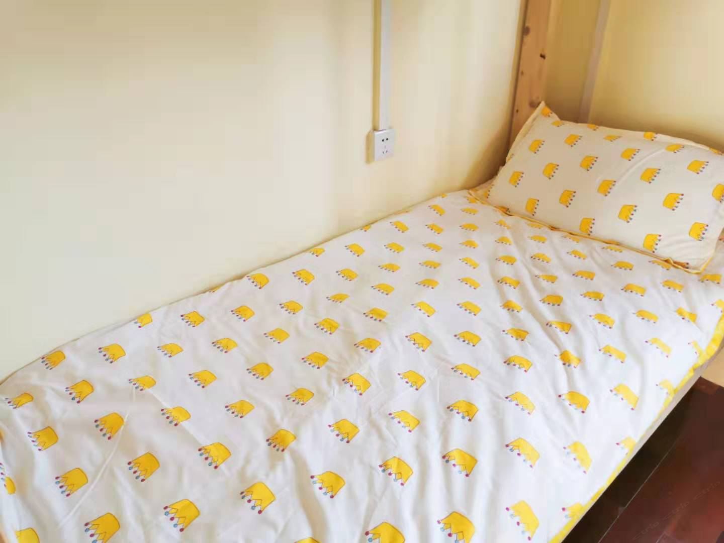 青春飞扬4人间(床位)(公共卫浴)