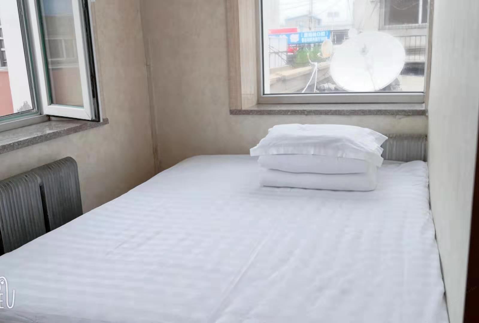 普通大床房(公共卫浴)
