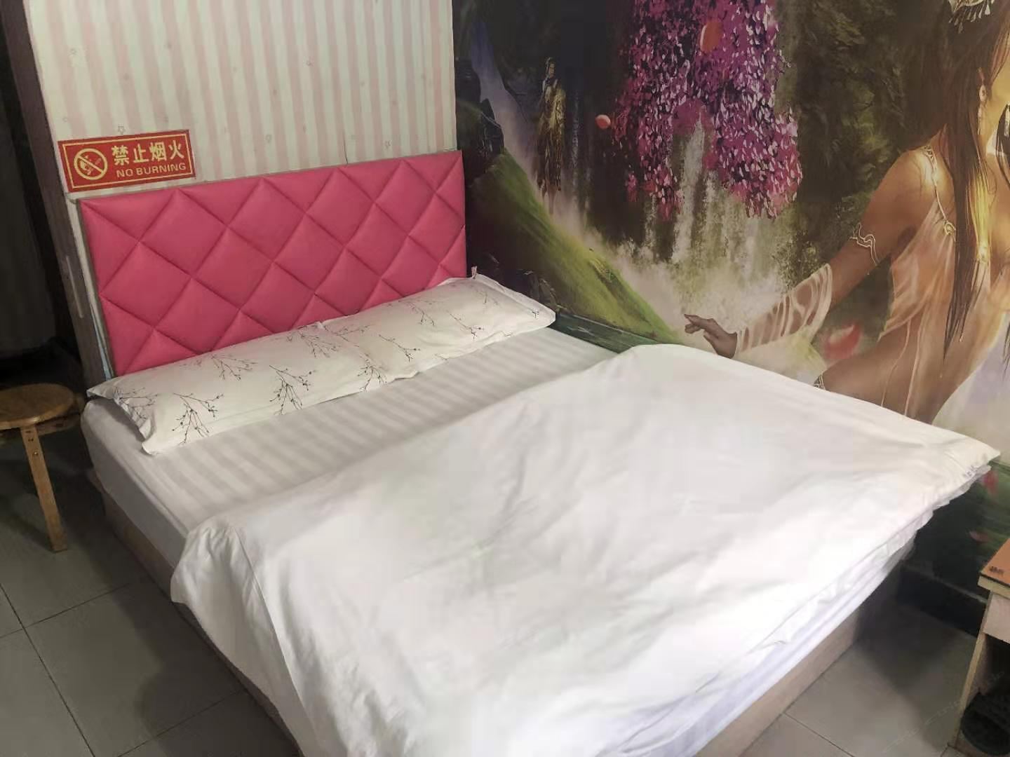 经济大床房