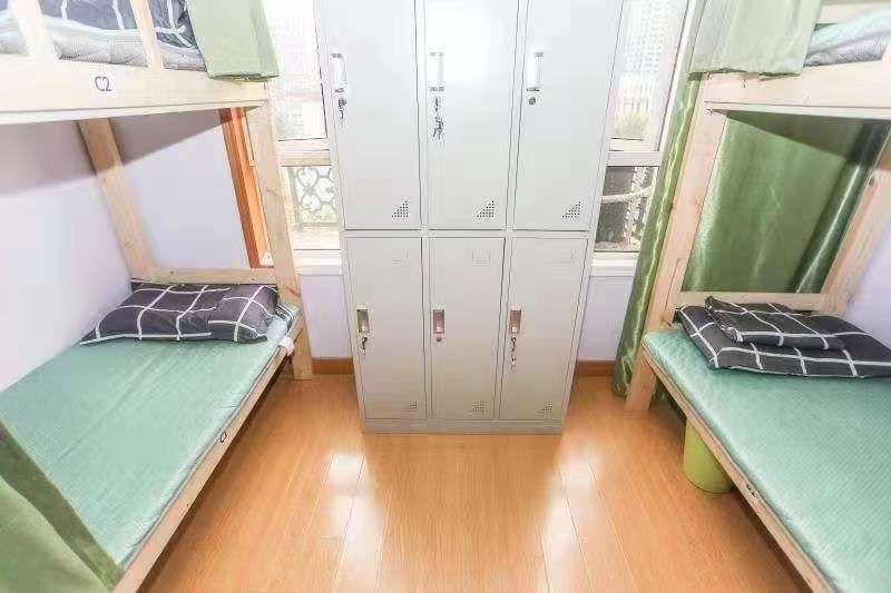 她在丛中笑6人间(床位)(公共卫浴)