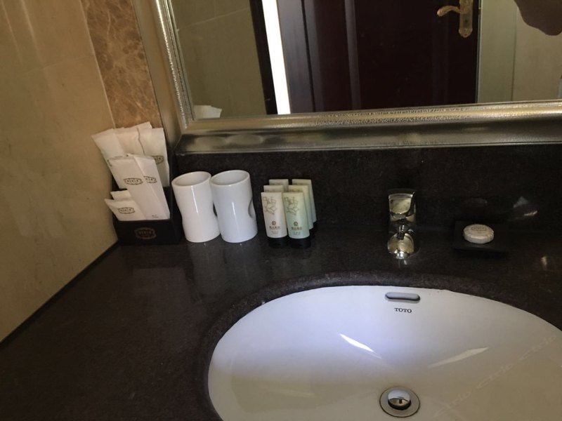 hotelPic
