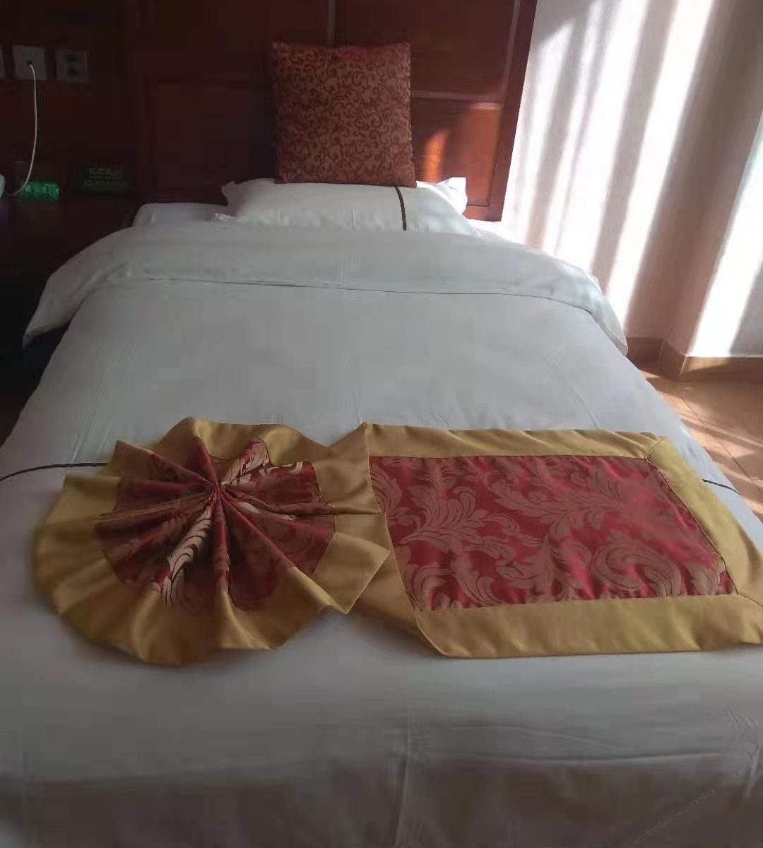 豪华大床房
