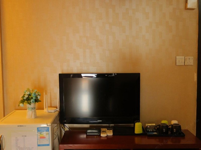 hotelPic