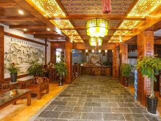 張家界天門山玻璃棧道旅游路線_張家界天門山玻璃棧道旅游價(jià)格多少跟團(tuán)_張家界天門山玻璃棧道旅游花費(fèi)一般多少