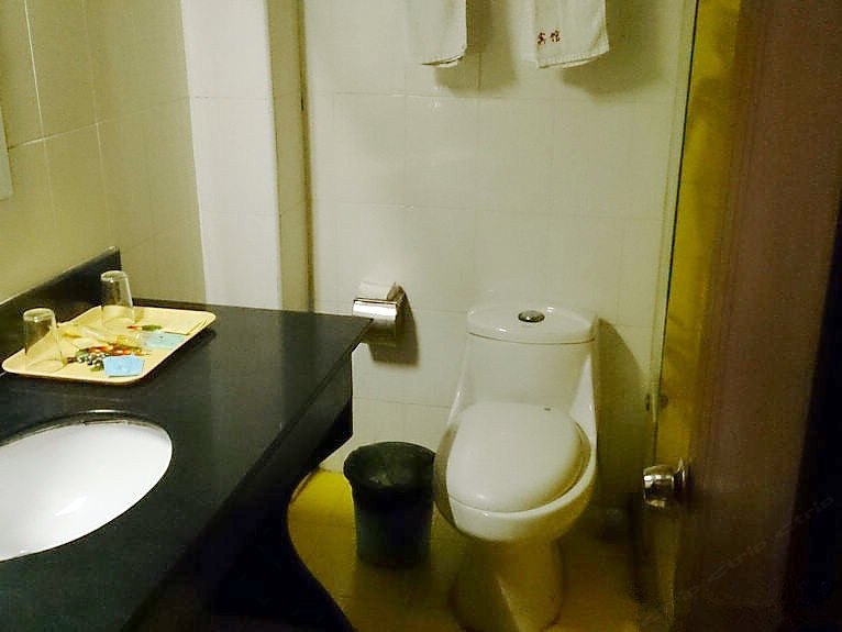 hotelPic