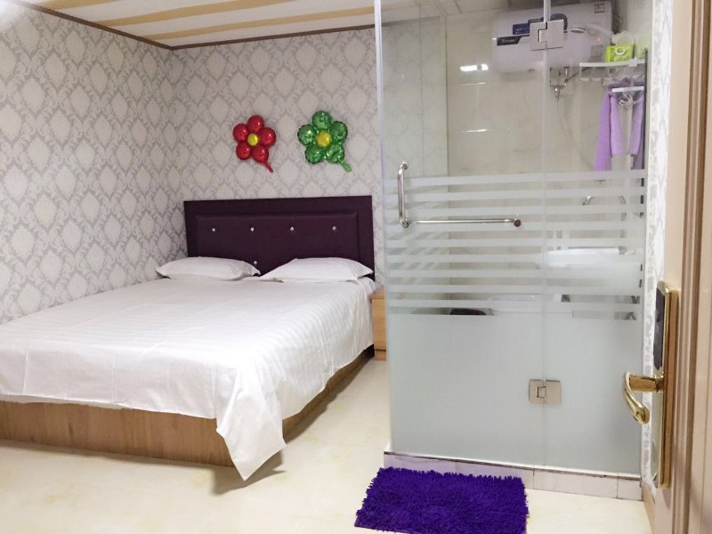 hotelPic