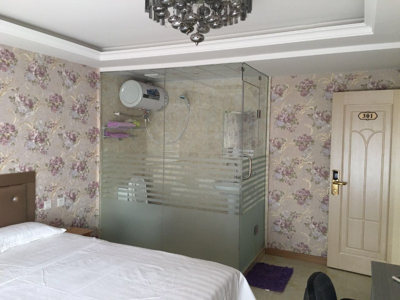 hotelPic
