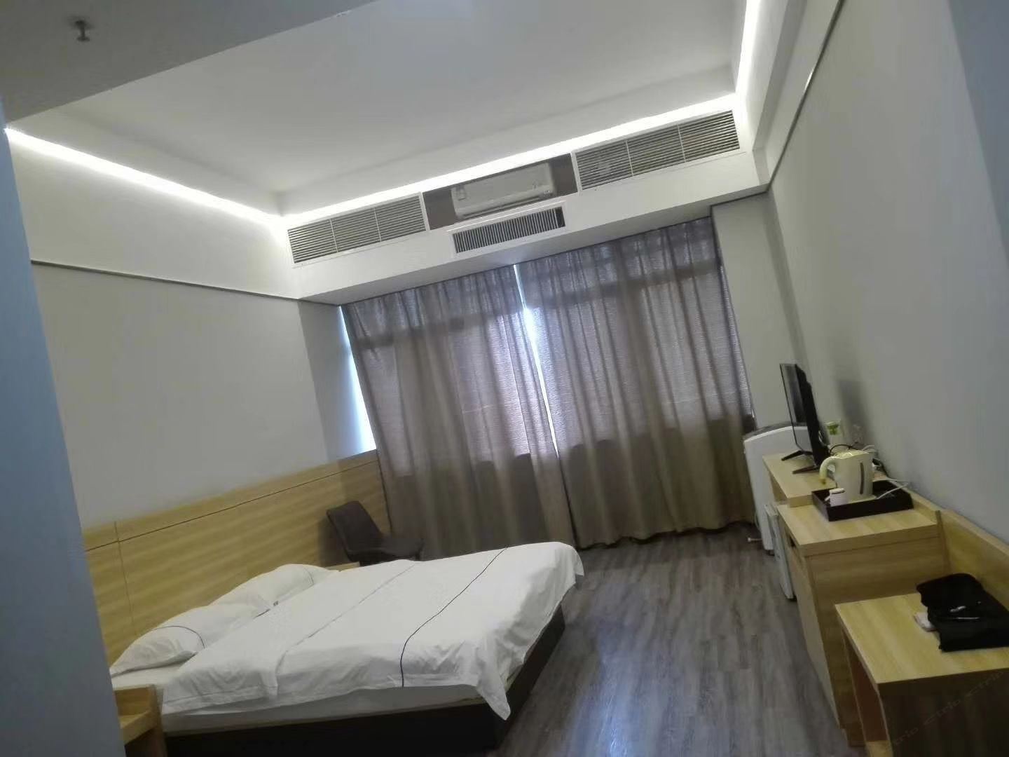 标准大床房