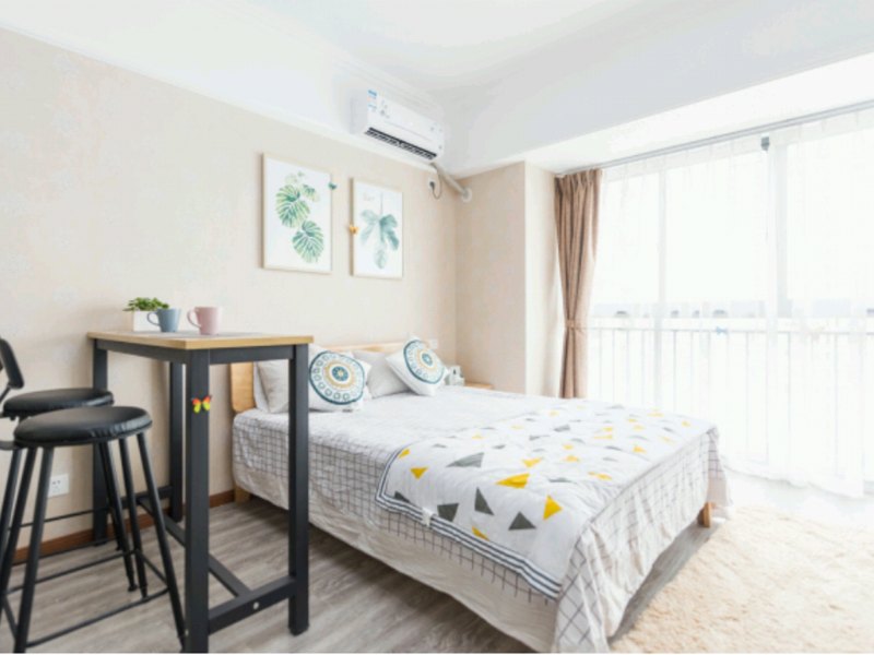 hotelPic