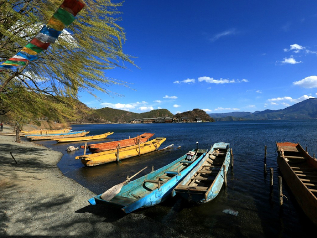  云南丽江泸沽湖4晚5日游>当地参团,游古城,逛古镇,玫瑰庄园,看表演