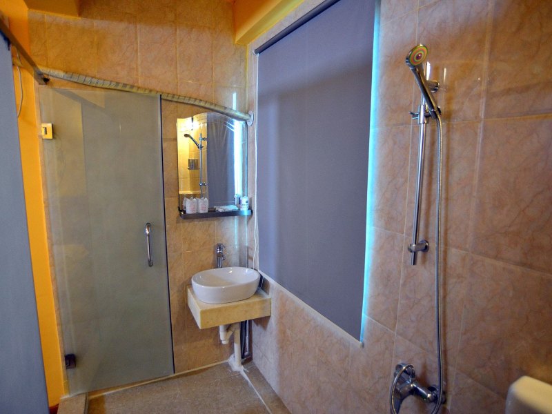 hotelPic