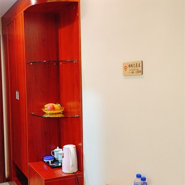 hotelPic