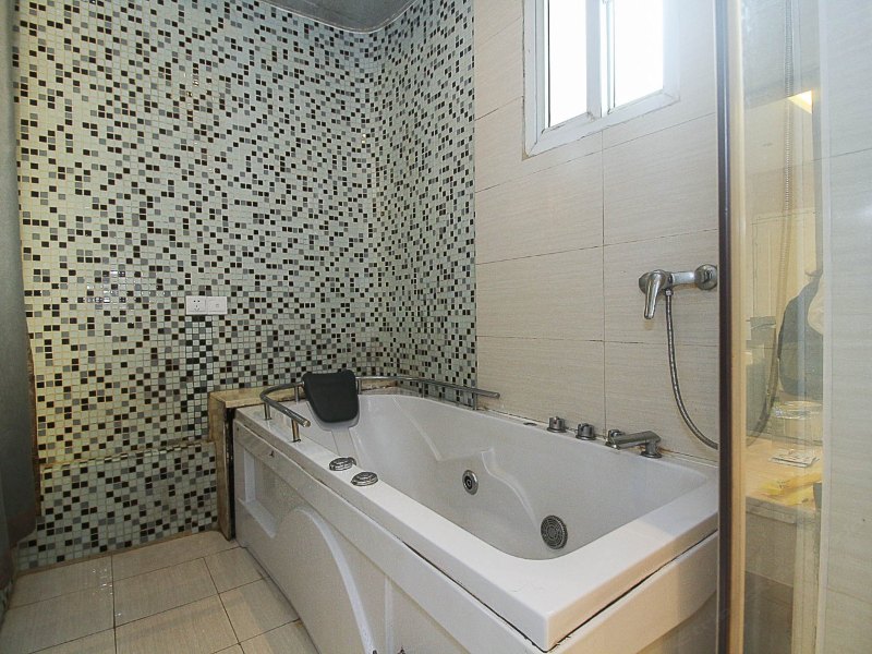 hotelPic