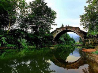 四川跟團(tuán)游與自由行_四川游特價(jià)團(tuán)_暑假四川游價(jià)格
