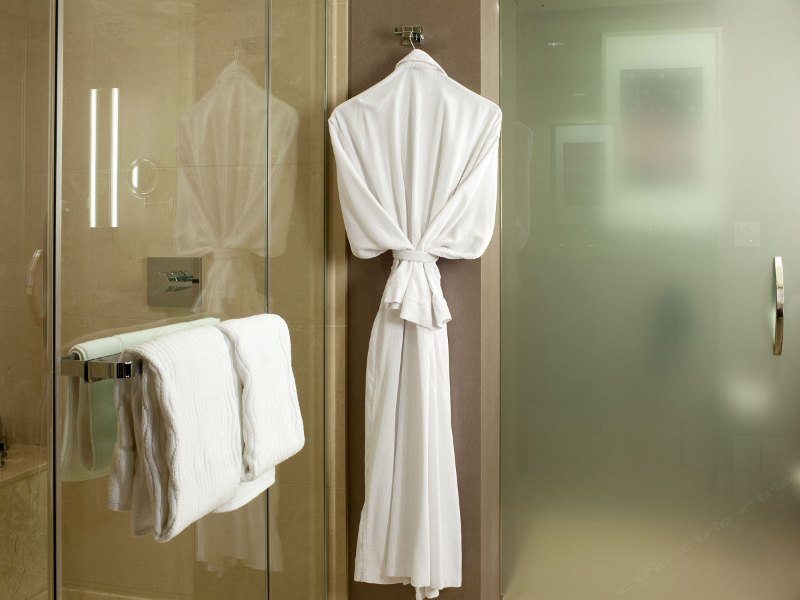 hotelPic