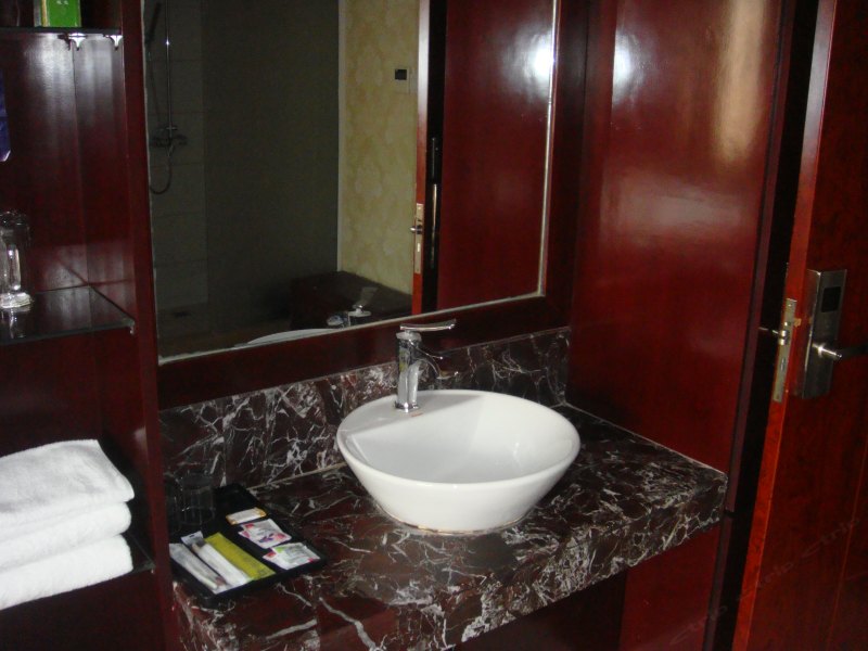 hotelPic