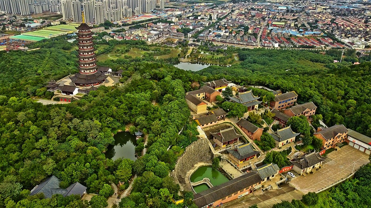 各种古籍记载来看,张家港香山自古以来就是风景胜地,曾以"香山十八景