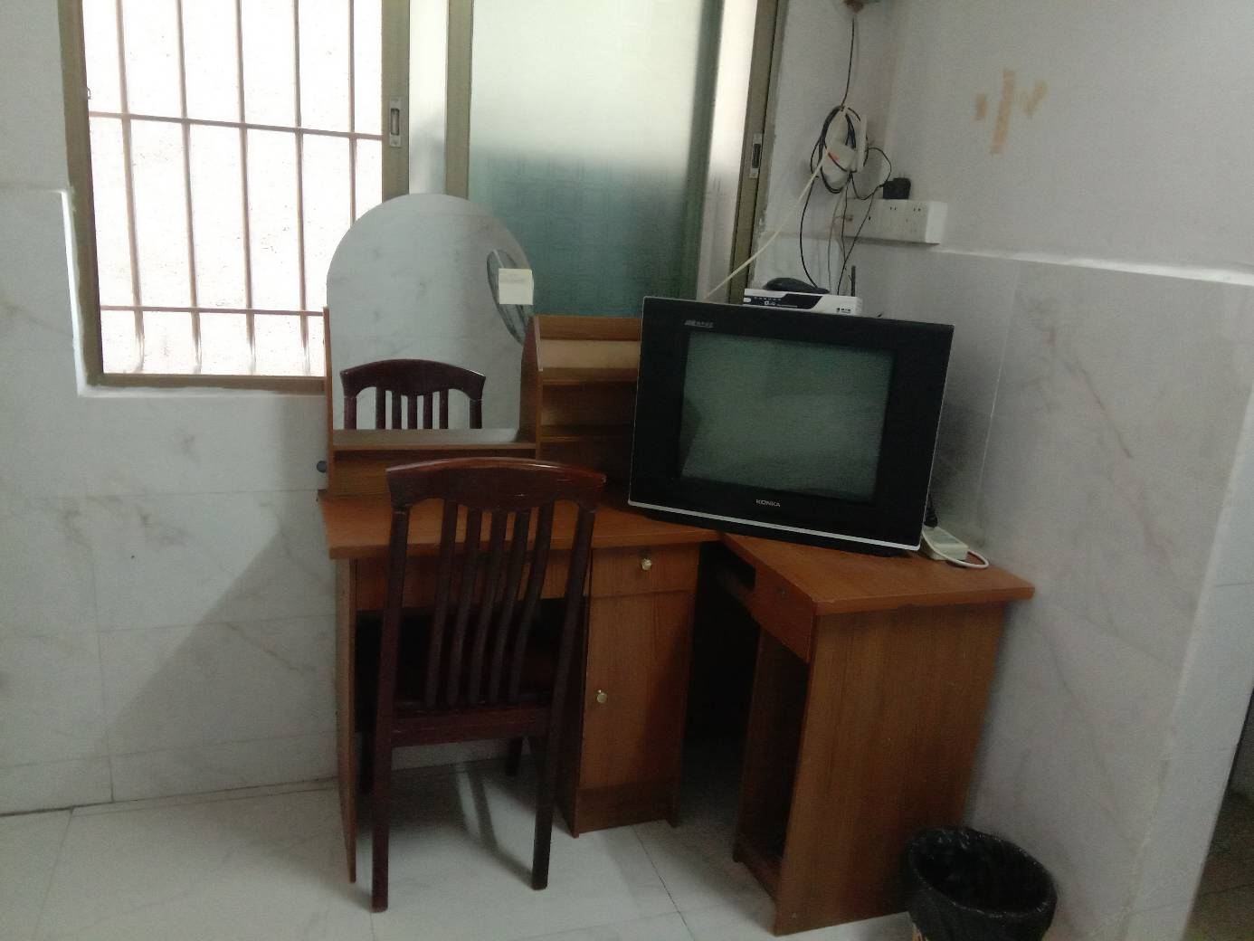 电扇豪华标准单人房