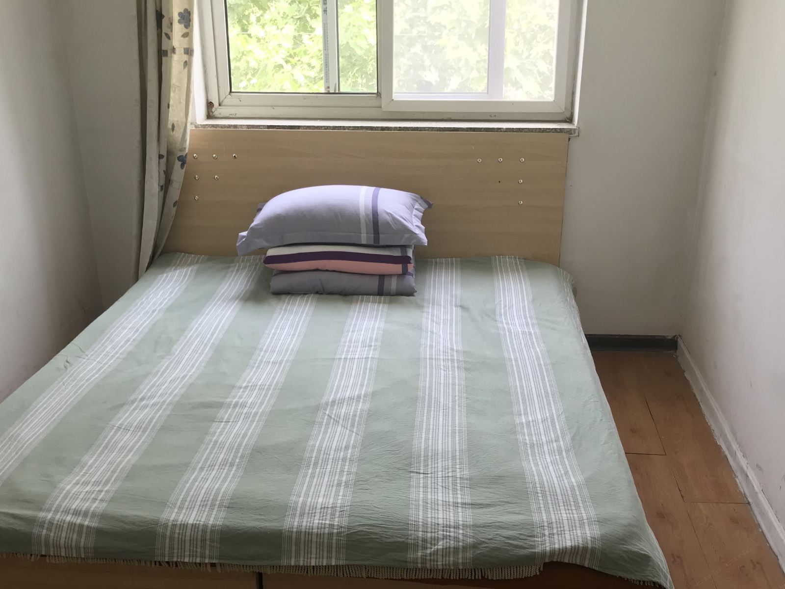 大床房(公共卫浴)