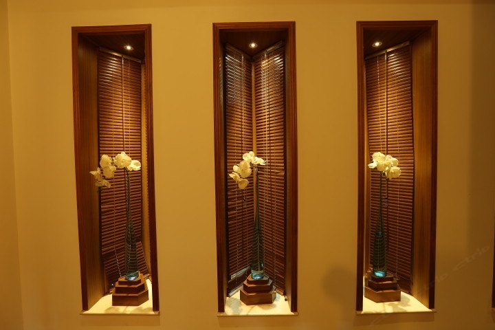 hotelPic