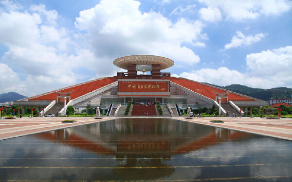 泉州各大景区游人摩肩接踵,文明旅游贯彻全市