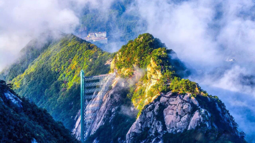 <罗田天堂寨-圣人堂村-三里畈温泉2日游>玩玻璃栈道，赏金秋红叶 ，泡三里畈温泉，宿经济型酒店，全程无购物_武汉_出发_途牛