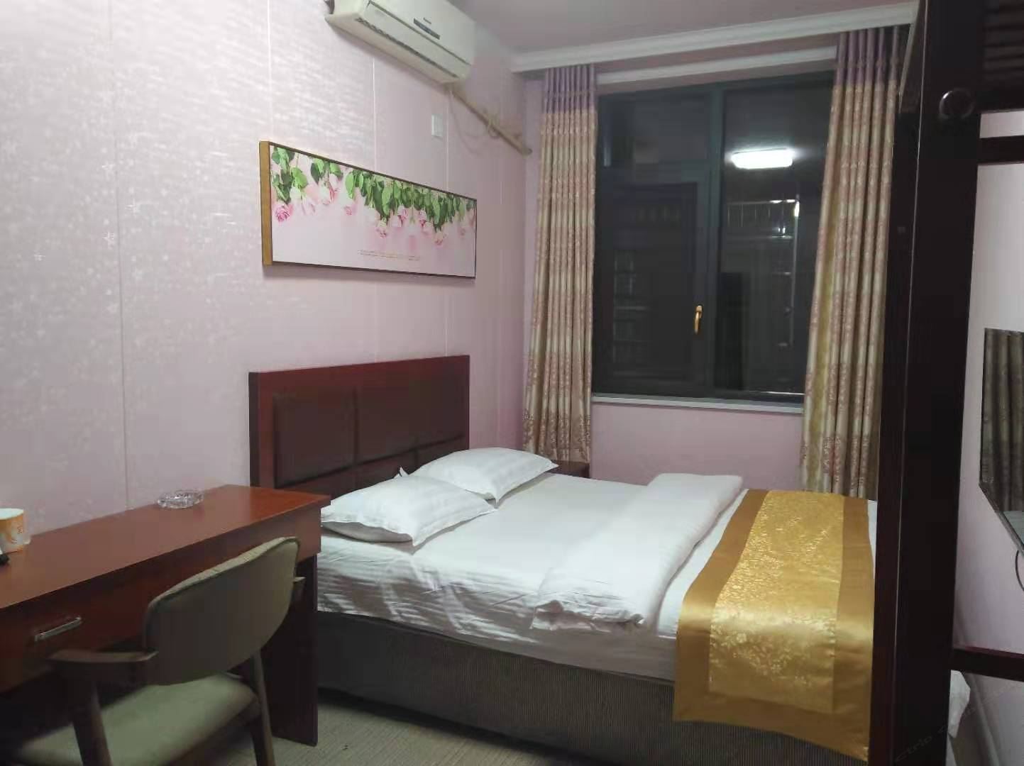 标准大床房