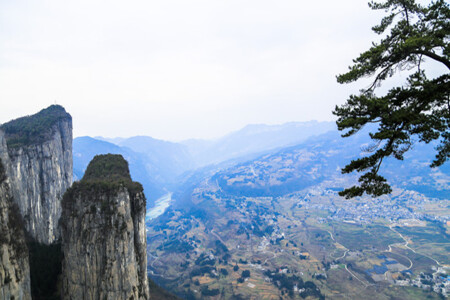 <恩施大峡谷+屏山峡谷2日游>大峡谷闭园期间变更其他景区，打卡网红景点，含60元小船，漫步幽静峡谷，游中国仙本那，触摸梦幻山水