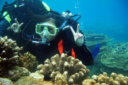 <海南三亚亚龙湾1日游>泳池培训、快艇出海、远海潜水、水肺潜水纪念证书、摩托艇