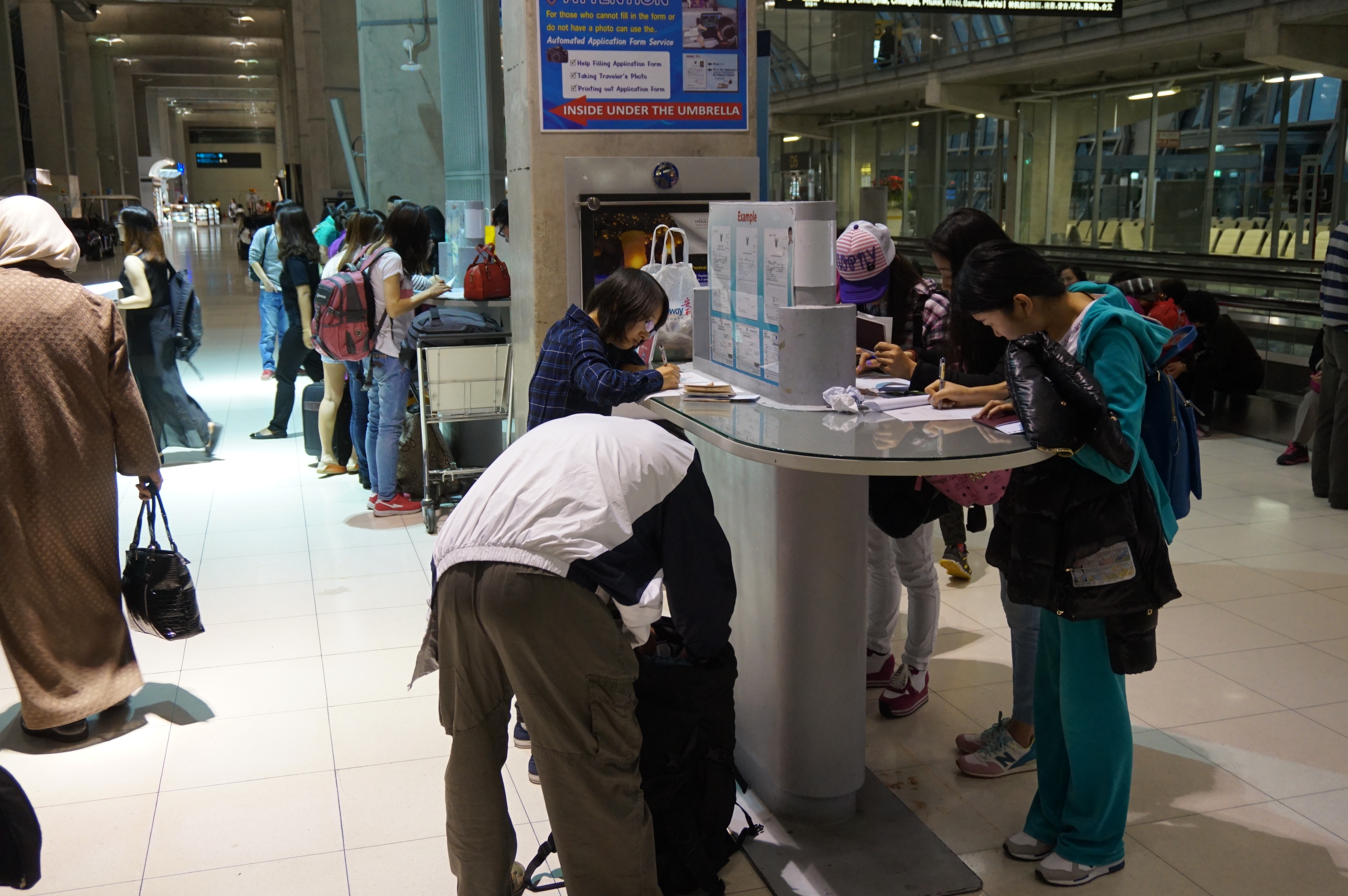 去泰国玩两个人大概要话费多少钱?准备玩一个