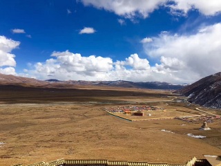 跟团色达旅游多少钱_春节跟团色达旅游_春节色达自驾游