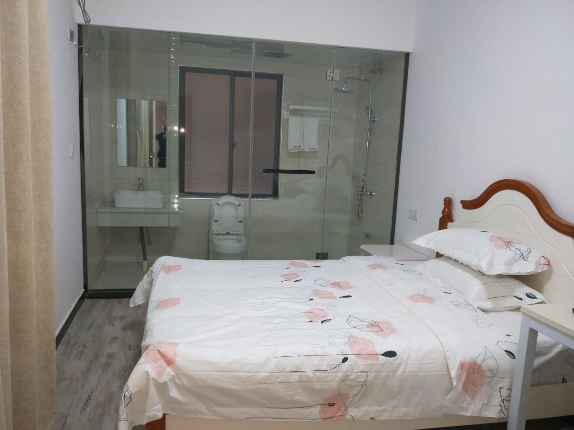 高级大床房