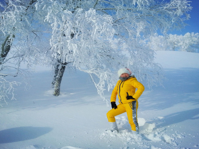  雪乡2日游>大秃顶子山雪地摩托穿越 梦幻家园 马拉爬犁 二人转 傻