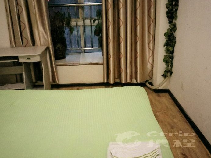 hotelPic
