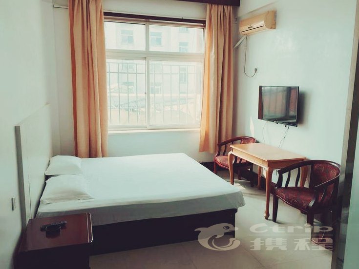 hotelPic